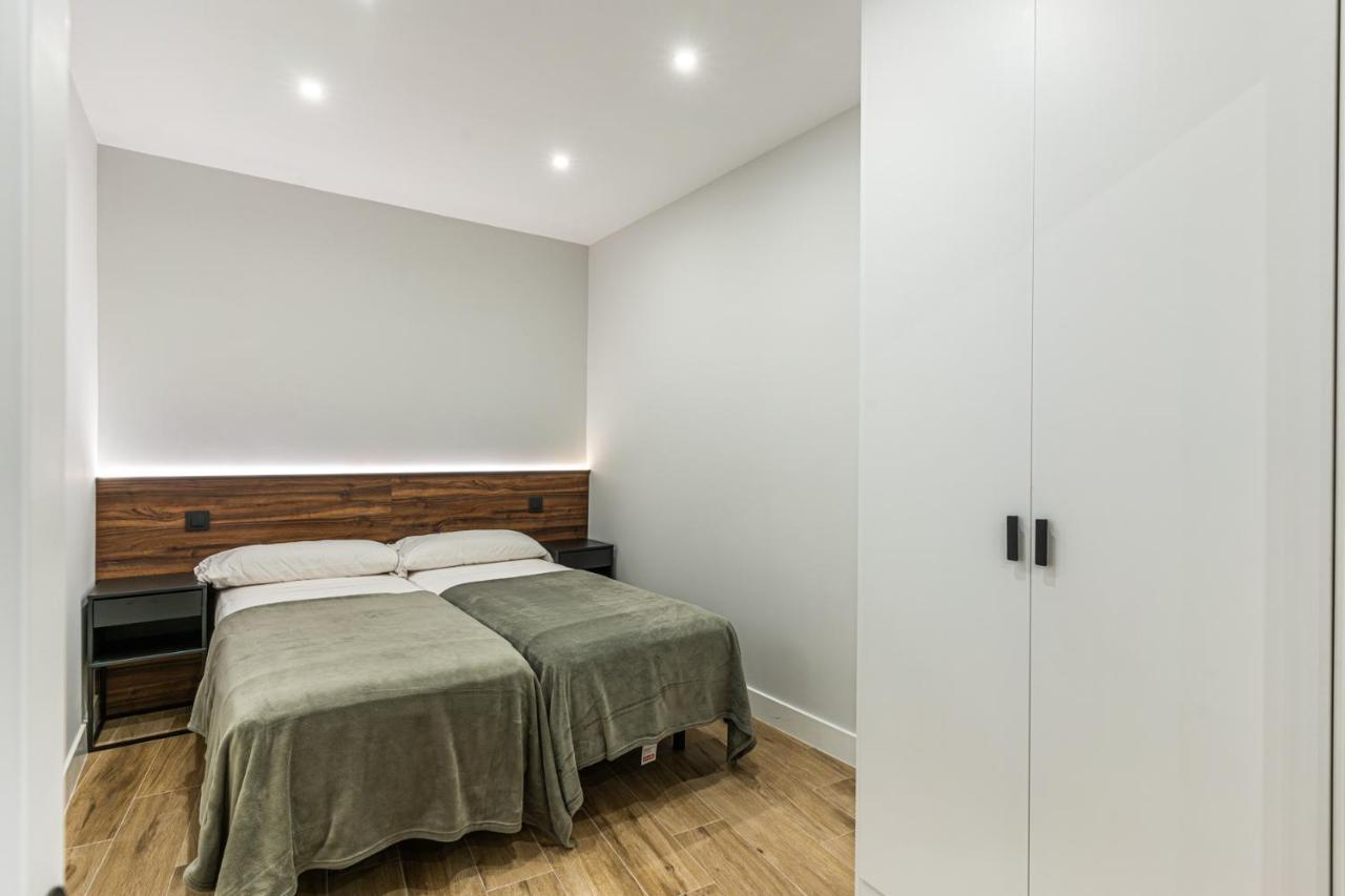 Vr Latina Apartments Madrid Bagian luar foto